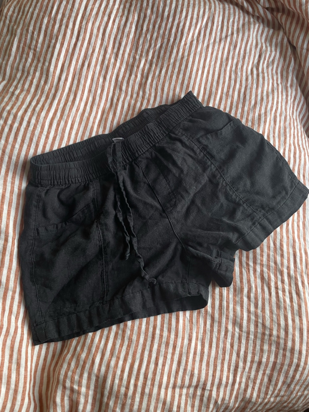 Old Navy Black Elastic Waist Linen-Blend Shorts
